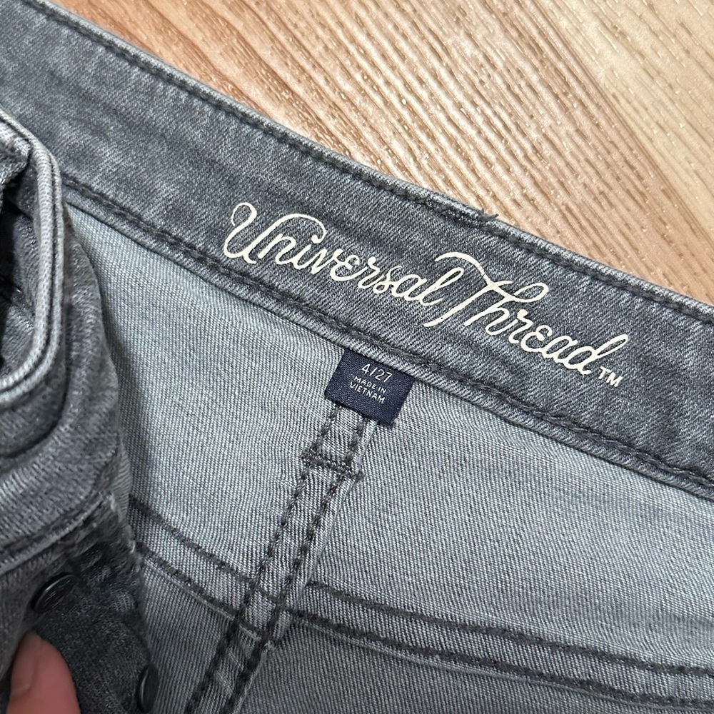 Universal Thread Shorts - Picture 3 of 3